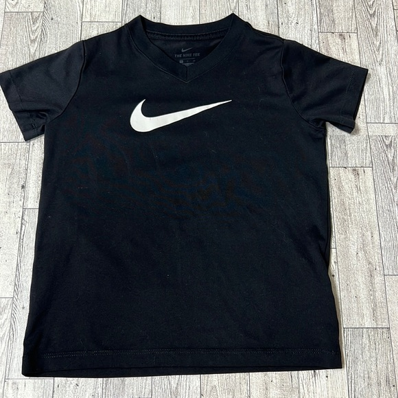 Nike‎ - Picture 1 of 6